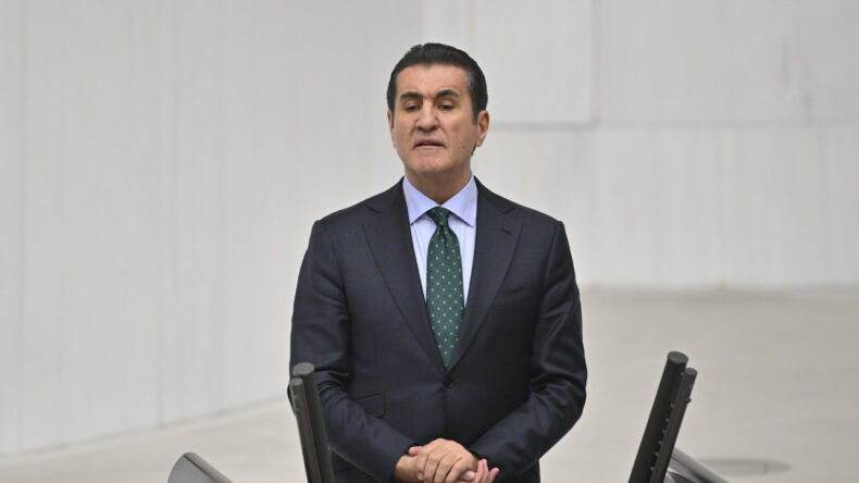 Sarıg&uuml;l, Meclis'te Erzincan'ın İsim Değişikliği Teklifini Sundu