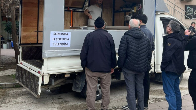 Sevdiği Kişiyle Evlendikten Sonra Lokma İkramı