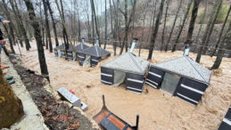 Şiddetli Yağış Mersin'i Etkisi Altına Aldı: Derelerin Taşması ve Kaya D&uuml;şmesi Olayları G&ouml;r&uuml;ld&uuml;