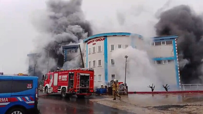 Silivri&rsquo;de Sanayi B&ouml;lgesinde Korkutan Yangın