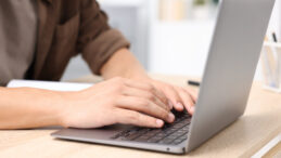 Sınavı Yapay Zeka ile Ge&ccedil;ti, Cezalandırıldı