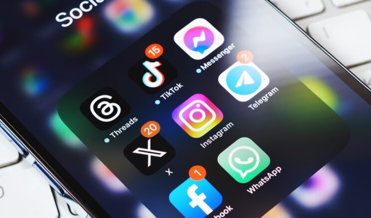 Sosyal Medya Devlerinden B&uuml;y&uuml;k Kuşatma: Lobi Savaşı