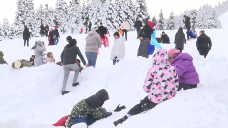 S&ouml;mestr Tatilinin Son G&uuml;n&uuml;nde Uludağ'da Yoğunluk S&uuml;r&uuml;yor
