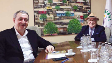 S&ouml;z&uuml;m&uuml;z nettir ve arkasındayız