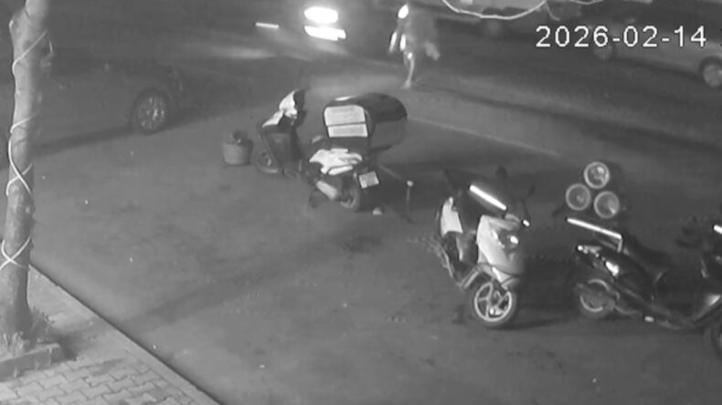 Taburcu Oldu, &Ccedil;ocuğu Salonda Cesedini Buldu