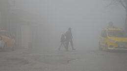 Tarihi Kent Sisin İ&ccedil;inde Kayboldu: G&ouml;r&uuml;ş Mesafesi 10 Metreye D&uuml;şt&uuml;