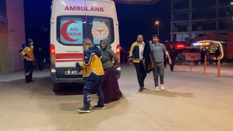 Tartışma Sonrası Kanlı Kavga: Eşini Bı&ccedil;akladı