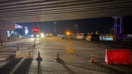 Taşkın Riski Nedeniyle K&ouml;pr&uuml; Trafiğe Kapandı