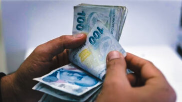 Tepki Giderek B&uuml;y&uuml;yor: Emekli Aylıkları En Az 17 Bin 519 TL Olmalı