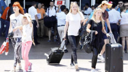 Turistler T&uuml;rkiye'de Harcamalarını Azalttı