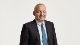 T&uuml;rk CEO'lu Rolls-Royce'tan Rekor K&acirc;r