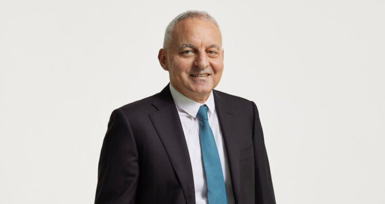 T&uuml;rk CEO'lu Rolls-Royce'tan Rekor K&acirc;r