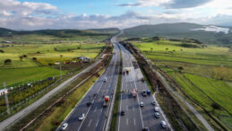 U&ccedil;ak kazasına tanıklık eden TIR şof&ouml;r&uuml;: T&uuml;m par&ccedil;alar &ouml;n&uuml;mdeydi