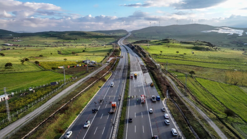 Uçak kazasına tanıklık eden TIR şoförü: Tüm parçalar önümdeydi