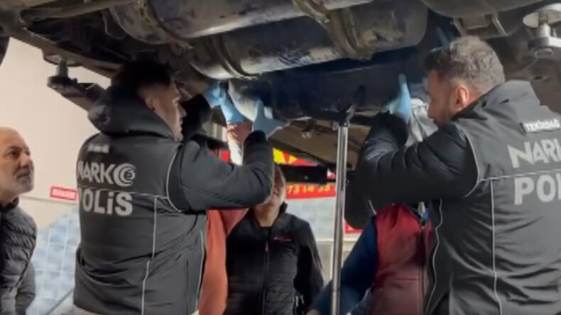 &Uuml;&ccedil; Aydır Takipteydi: Yakıt T&uuml;p&uuml;nden Uyuşturucu Ele Ge&ccedil;irildi