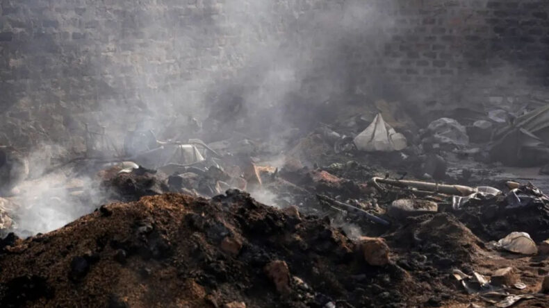 Uyarılar dikkate alınmadı: Silahlı saldırganlar 50 kişiyi öldürdü