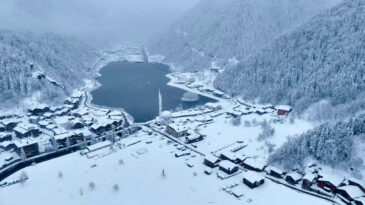 Uzung&ouml;l'de kartpostallık manzara