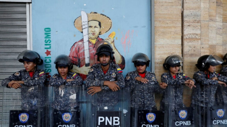 Venezuela'da K&uuml;ba Etkisi Azalıyor: &Uuml;lkeyi Terk Edenler &Ccedil;oğalıyor