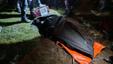 Yangında &Ccedil;&ouml;ken Binada Yaşlı Adamın Cansız Bedeni Bulundu