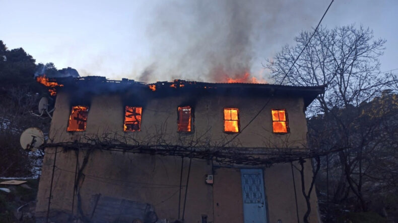 Yangında Hayatını Kaybeden Yaşlı Kadın