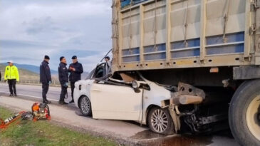 Yaşamını Yitiren İki Kişi Cenaze Yoluunda Kaza Ge&ccedil;irdi