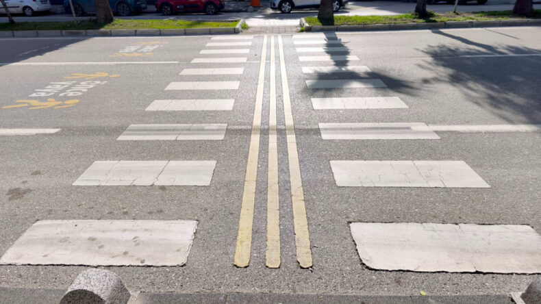 Yaya Ge&ccedil;idinde Bebek Arabasına &Ccedil;arptı: &Ccedil;ocuğu &Ouml;ld&uuml;r&uuml;p Ka&ccedil;tı