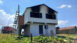 Yaylada 3 Kişiyi &Ouml;ld&uuml;r&uuml;p Evi Ateşe Veren Ağabey ve Kardeşe Hapis Cezası