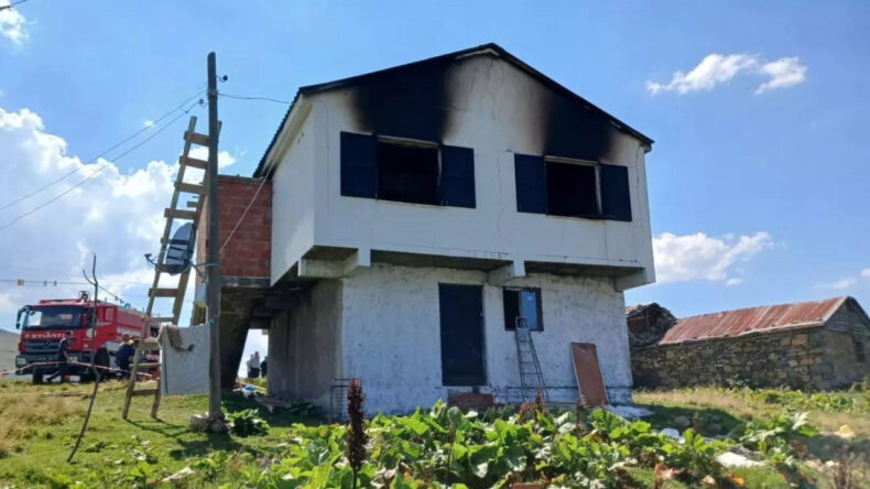 Yaylada 3 Kişiyi &Ouml;ld&uuml;r&uuml;p Evi Ateşe Veren Ağabey ve Kardeşe Hapis Cezası