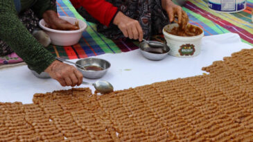 Yazın Hazırlanıyor: Bu Tatlı T&uuml;rkiye&rsquo;de Sadece Bir Yerde Yapılıyor
