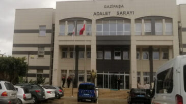 Yol Kenarında Bulunan Kadının Eşi G&ouml;zaltında