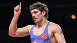 Y&uuml;ksel Sarı&ccedil;i&ccedil;ek, Zagreb'de Altın Madalya Kazandı