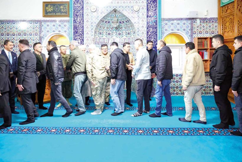 Askeri üniforma ve takke