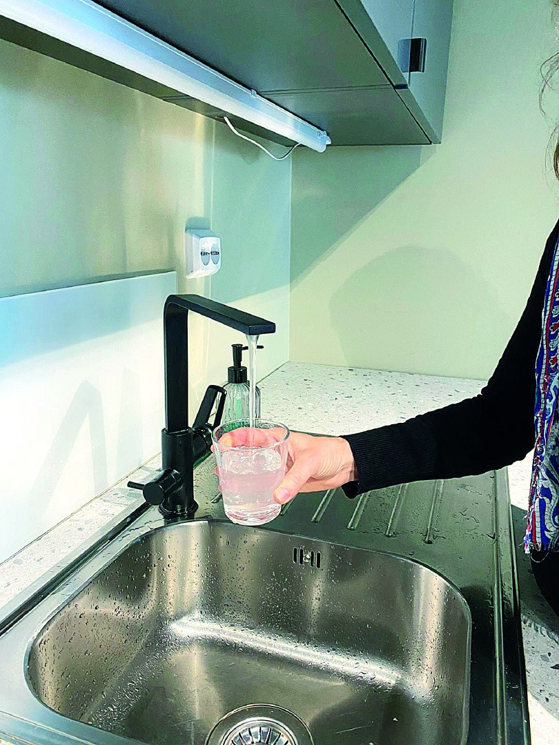 Norveç’te musluktan su içmek.