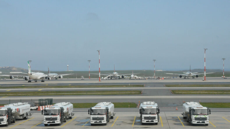 11 U&ccedil;ak 26 G&uuml;nd&uuml;r İstanbul Havalimanı'nda Bekliyor