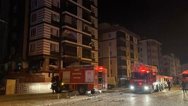 14 Katlı Binada Doğalgaz Patlaması: Yaralılar Var