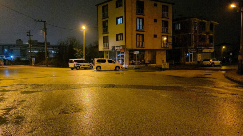 14 Yaşındaki Çocuk Otobüs Durağında Vuruldu