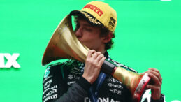 19 yaşındaki İtalyan pilot, Formula 1'de &Ccedil;in GP'yi kazandı