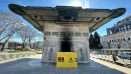 300 Yıllık Tophane &Ccedil;eşmesi'ni Yaktılar