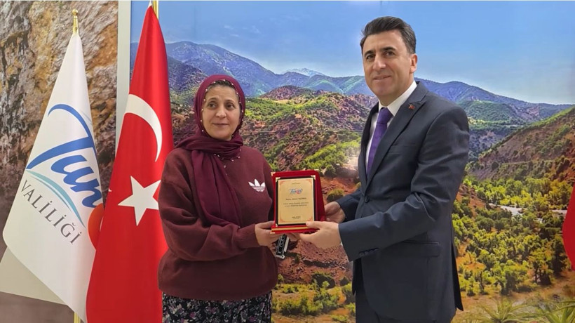 Hanım Yıldırım Tarım Yaparken