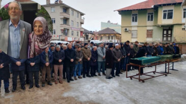 50 yıllık &ccedil;ift aynı g&uuml;n kalp krizinden &ouml;ld&uuml;