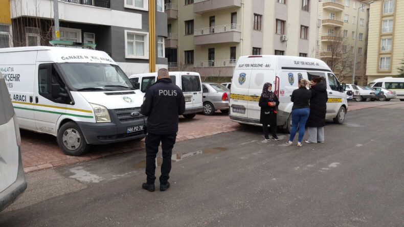 54 Yaşındaki Adam Evde &Ouml;l&uuml; Bulundu