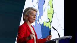 AB Komisyonu Başkanı: Hamaney Gitti, Şimdi…