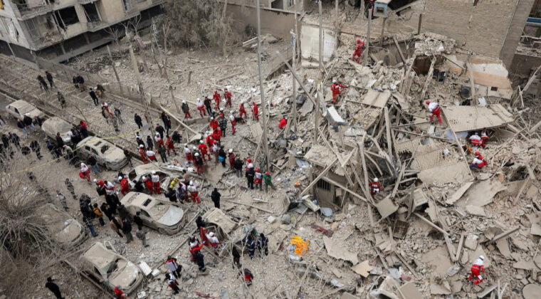 ABD-İsrail Saldırıları Sonrası Tahran'da 12 Bin Konut Hasar G&ouml;rd&uuml;