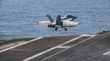 ABD, Operasyonunun İlk 12 Saatinde İran'a Yaklaşık 900 Saldırı Ger&ccedil;ekleştirdi