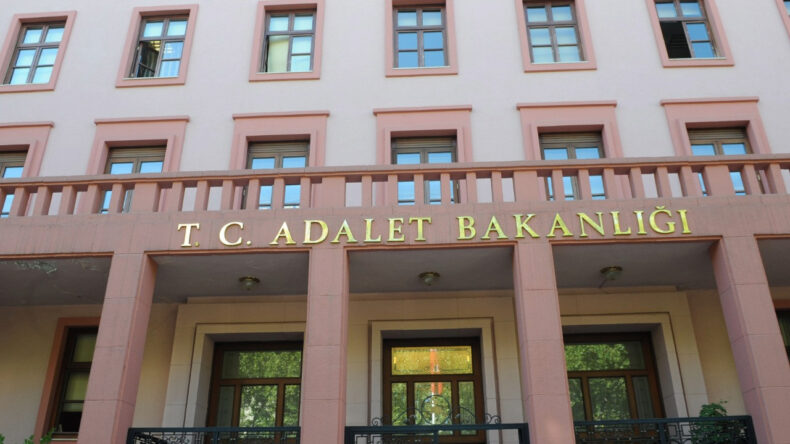 Adalet Bakanlığı'nda &ccedil;ok sayıda genel m&uuml;d&uuml;r değişti