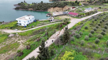 Adana&rsquo;da Heyelan Yolu &Ccedil;&ouml;kertti, Trafik Durduruldu