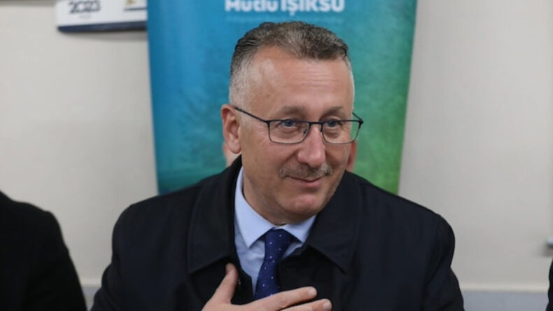 Adapazarı Belediye Başkanı Mutlu Işıksu partisinden istifa etti
