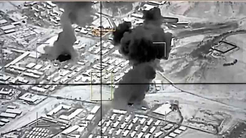 Afganistan-Pakistan savaşı s&uuml;r&uuml;yor: &Ouml;l&uuml; sayısı arttı