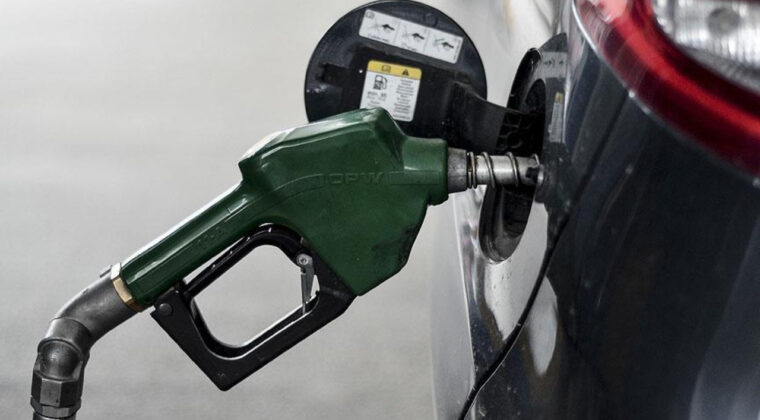 Akaryakıta yeni zam geliyor, &Ouml;TV alanı t&uuml;keniyor