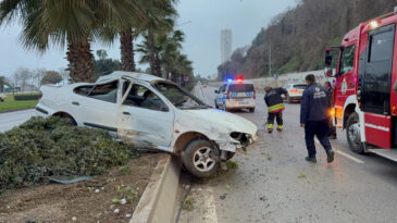 Alkoll&uuml; s&uuml;r&uuml;c&uuml; ehliyeti kaptırdı, yeniden direksiyona ge&ccedil;ti: 4 yaralı